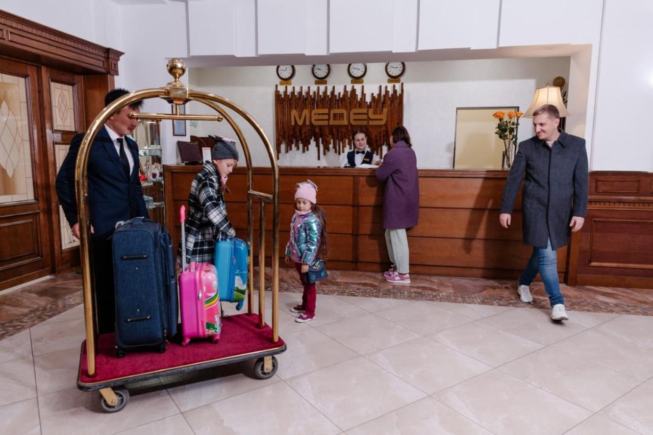 Medeu Hotel Kostanay Bagian luar foto