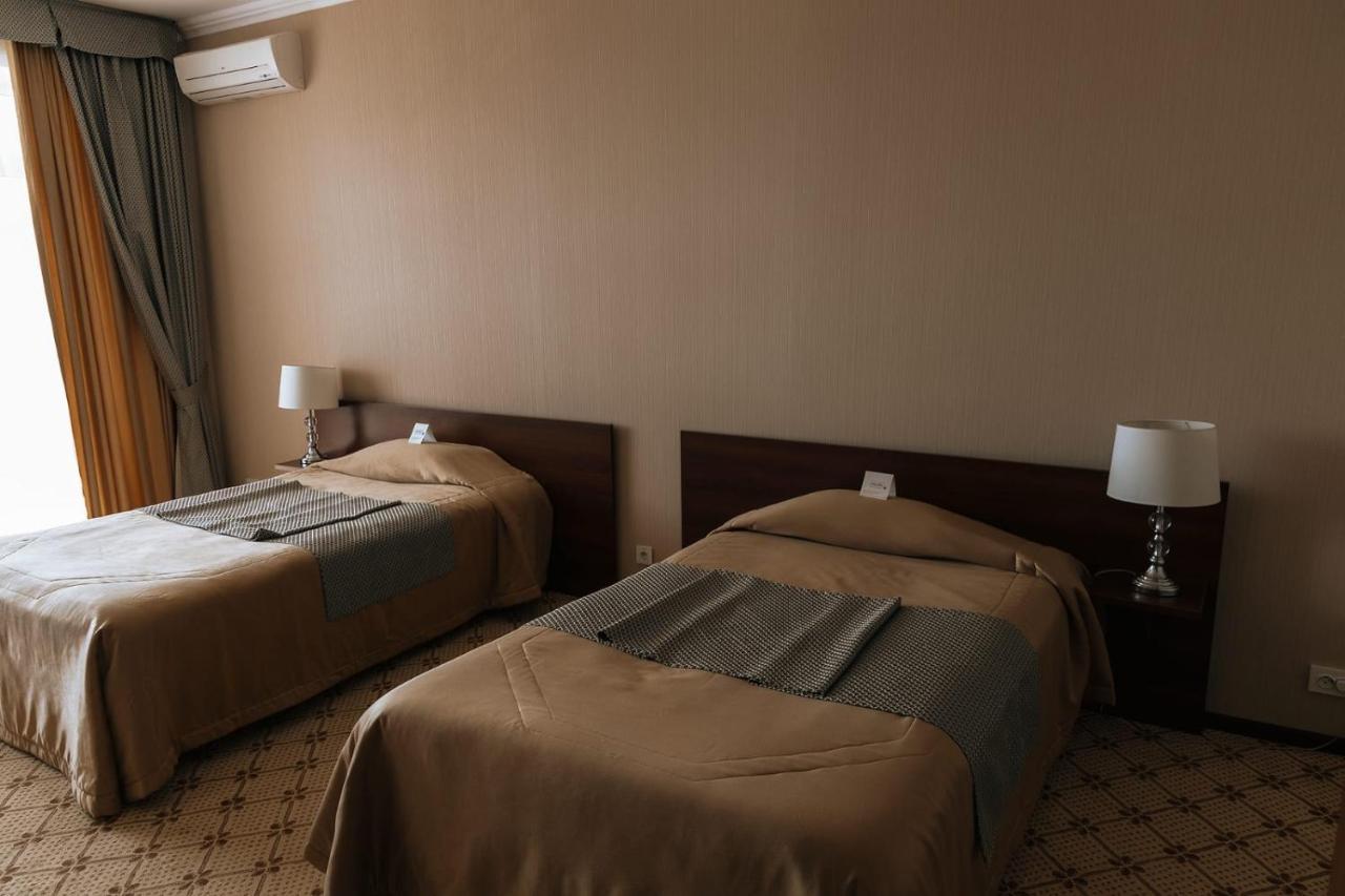 Medeu Hotel Kostanay Bagian luar foto