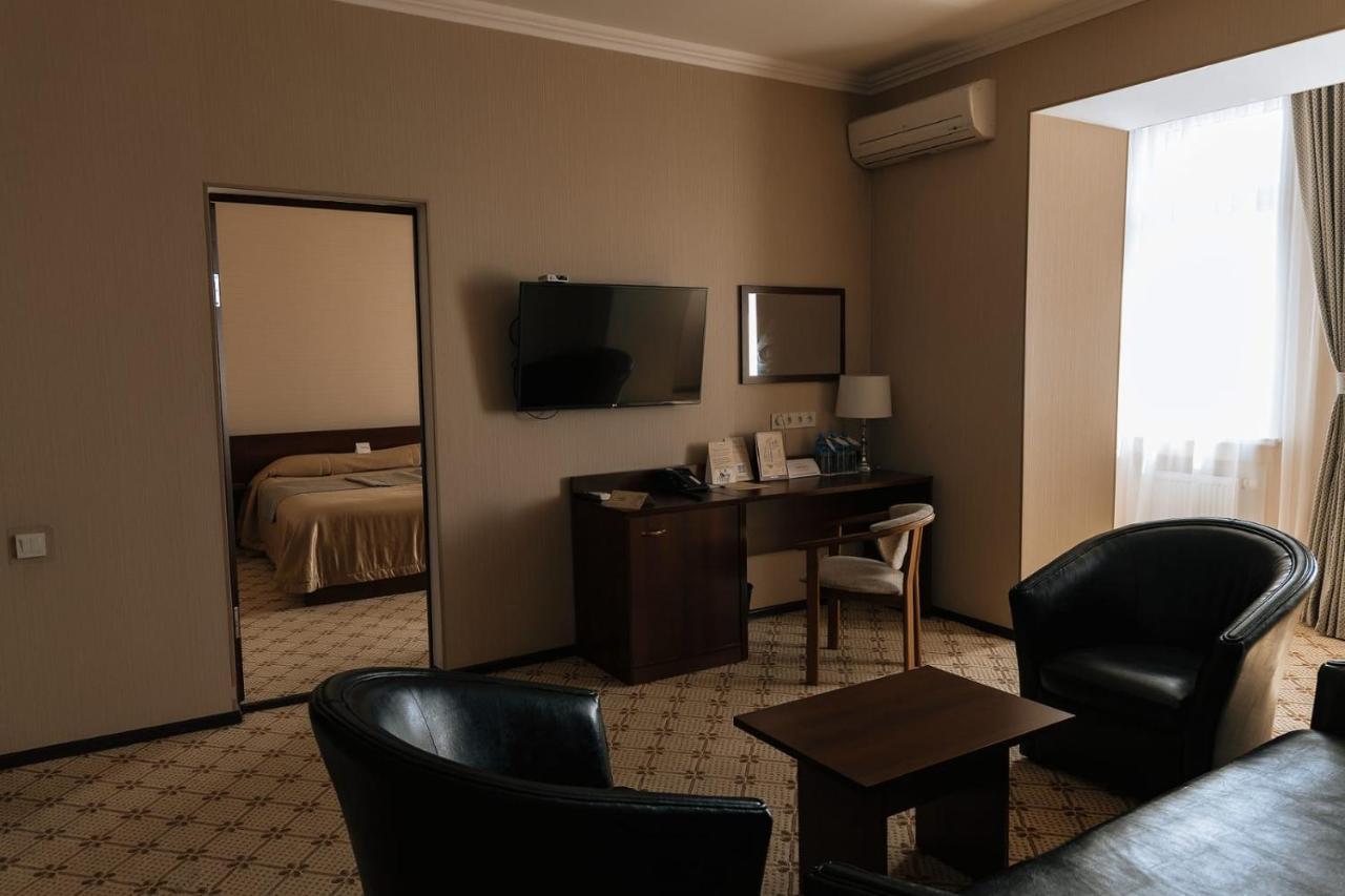 Medeu Hotel Kostanay Bagian luar foto