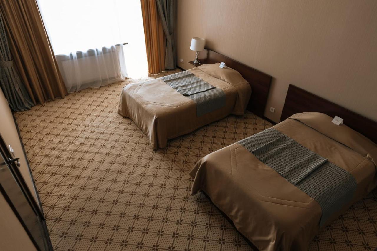 Medeu Hotel Kostanay Bagian luar foto