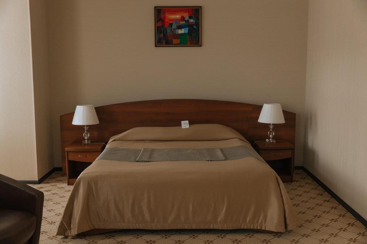 Medeu Hotel Kostanay Bagian luar foto