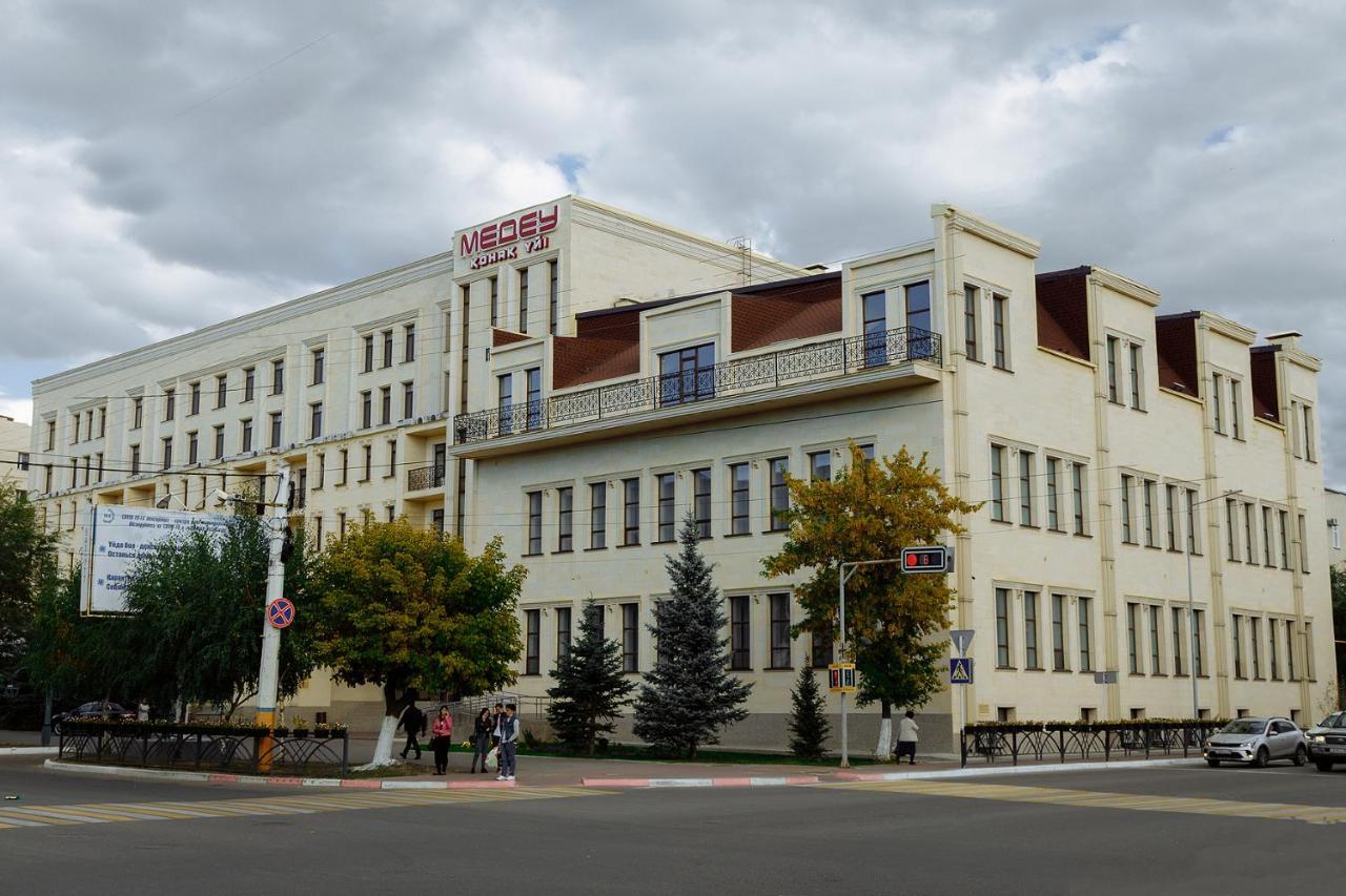 Medeu Hotel Kostanay Bagian luar foto